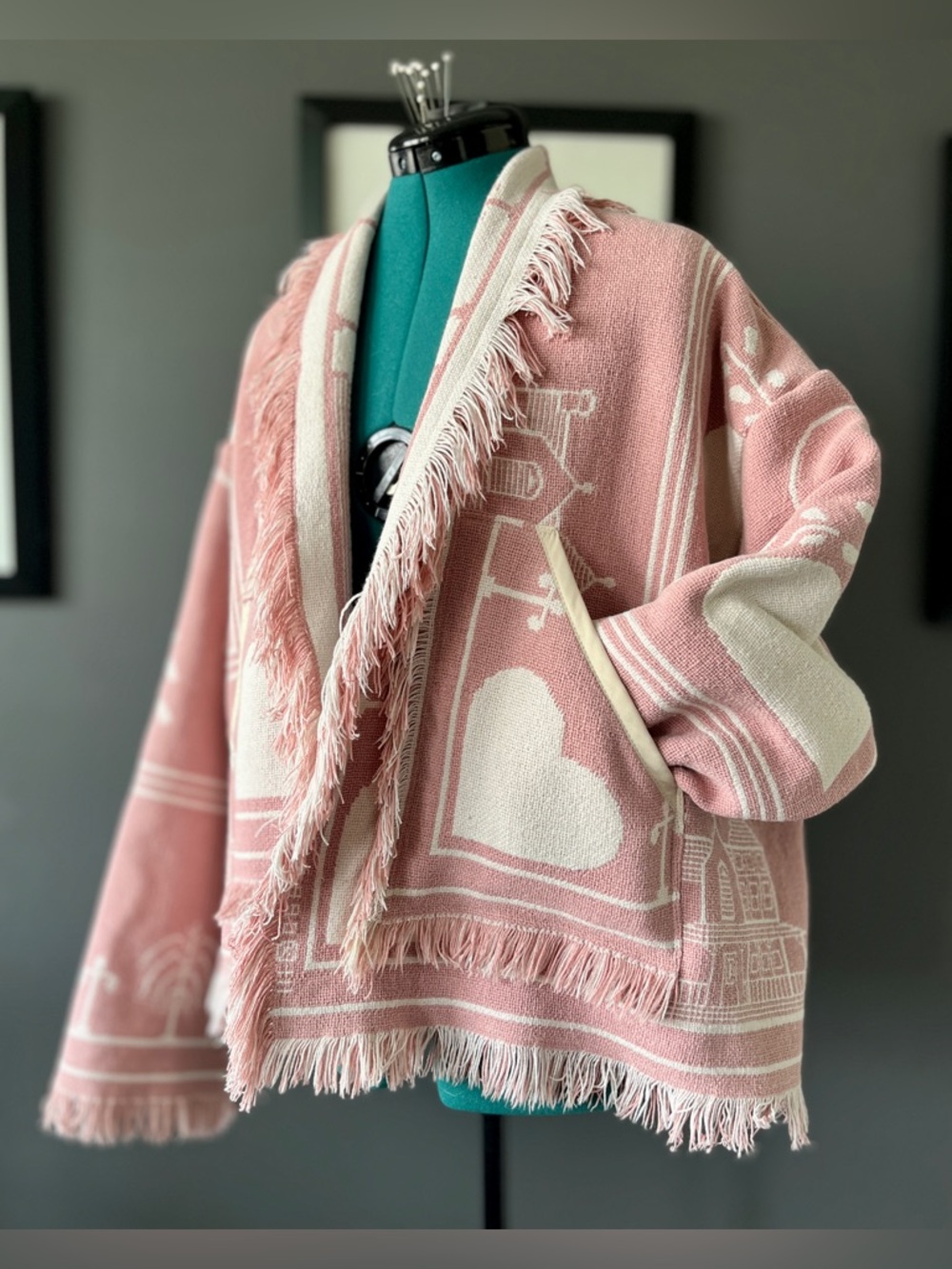 Pink and cream hearts cardigan, upcycled tapestry blanket, ladies' XL / 2XL - Picture 3 of 11